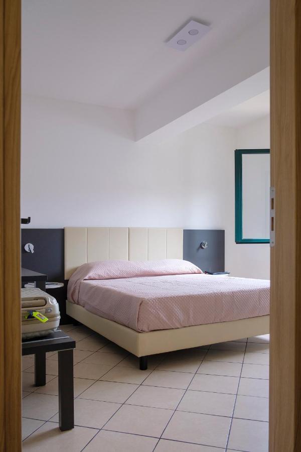 Magico Apartments - 450M Dalla Spiaggia 卡普多兰多 外观 照片